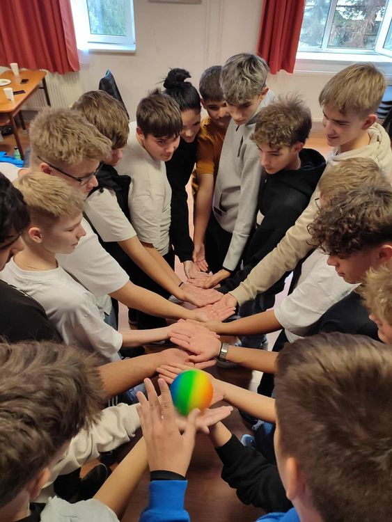 KORTÁRSKÉPZÉS INDULT A LUKÁCSBAN